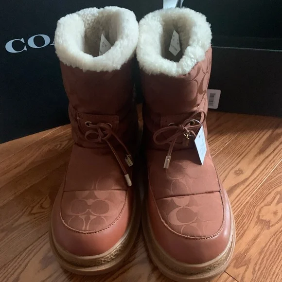 Coach Winter Boots - Picture 15 of 16